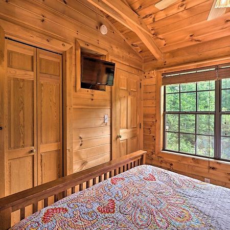 Quaint Log Cabin With Views Near West Jefferson Warrensville エクステリア 写真