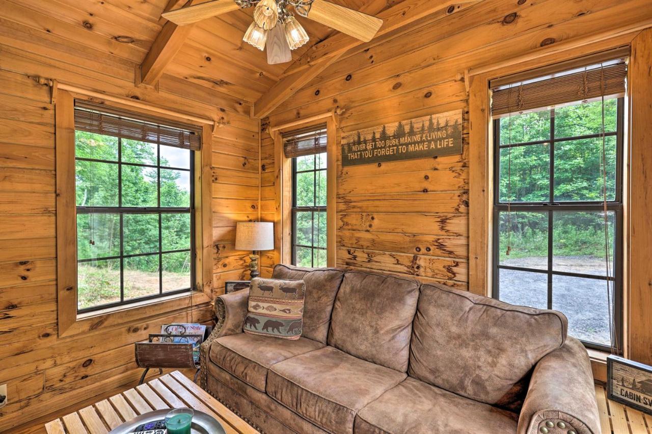 Quaint Log Cabin With Views Near West Jefferson Warrensville エクステリア 写真