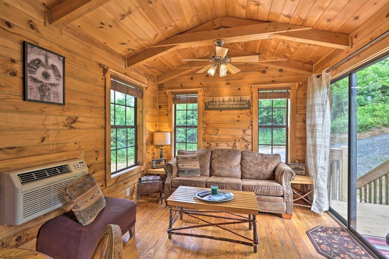 Quaint Log Cabin With Views Near West Jefferson Warrensville エクステリア 写真