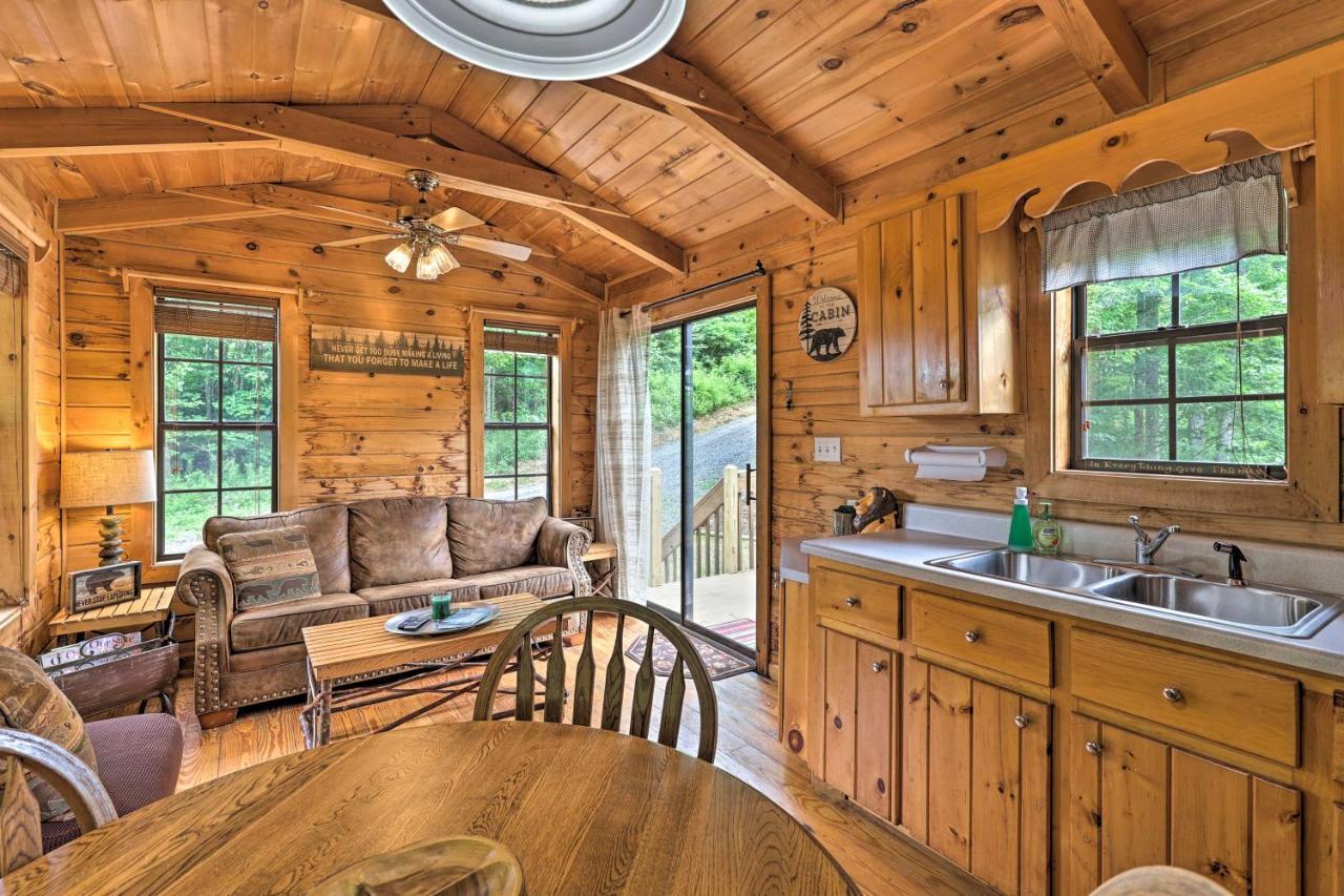 Quaint Log Cabin With Views Near West Jefferson Warrensville エクステリア 写真