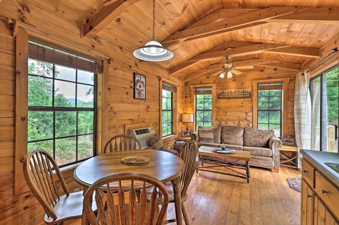Quaint Log Cabin With Views Near West Jefferson Warrensville エクステリア 写真