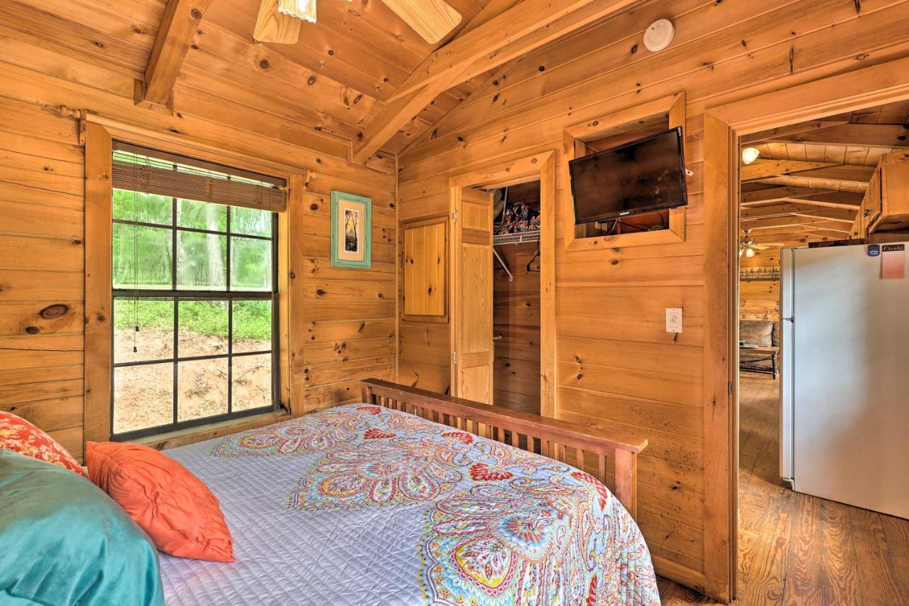 Quaint Log Cabin With Views Near West Jefferson Warrensville エクステリア 写真